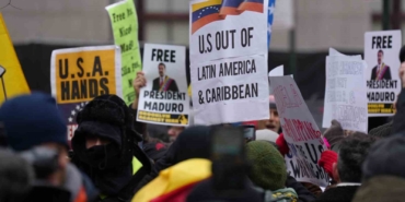 new-yorktaki-durusma-oncesi-maduro-ve-esinin-serbest-birakilmasi-icin-protesto-iHyOSdlz.jpg