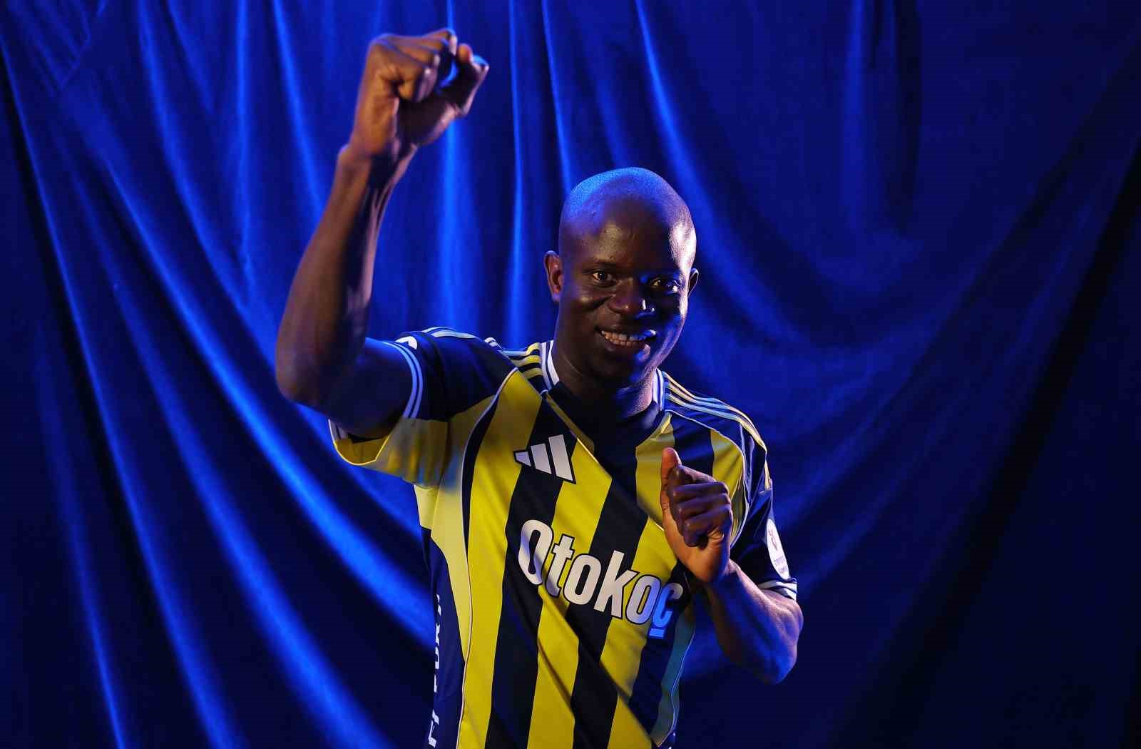 N’Golo Kante, resmen Fenerbahçe’de 6 ngolo kante resmen fenerbahcede 2 r4VBftaN