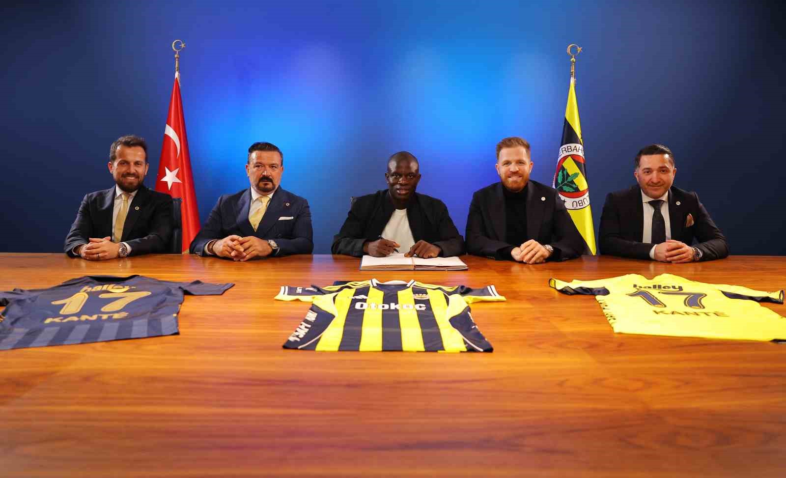 N’Golo Kante, resmen Fenerbahçe’de 8 ngolo kante resmen fenerbahcede 4 lJYsKUB7