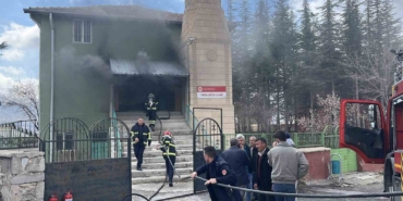 nigdede-camide-yangin-ekiplerin-mudahalesi-suruyor-RZ6biM93.jpg