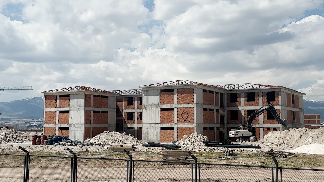 Niğde’de cezaevi inşaatından düşen işçi yaralandı 6 nigdede cezaevi insaatindan dusen isci yaralandi 2 GkLbEewX