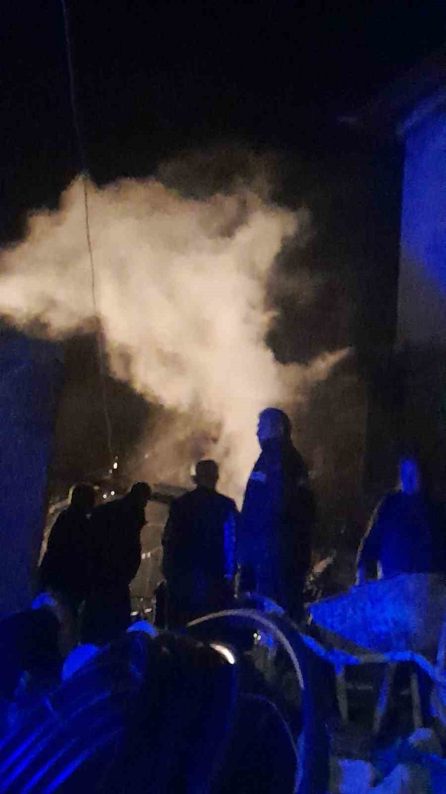 nigdede devrilen soba yangina yol acti 1 kisi yaralandi 1 KdzAqq66