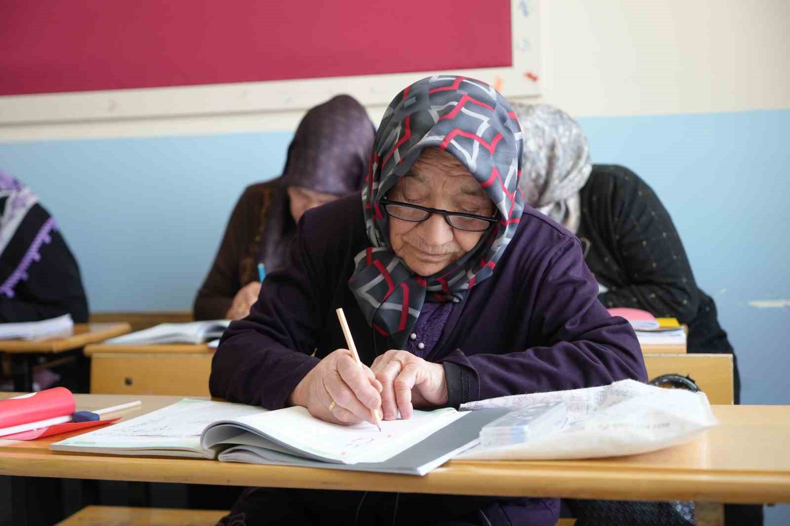nigdede egitimden uzak kalan kadinlar siralara geri dondu 1 Zi8iasP9