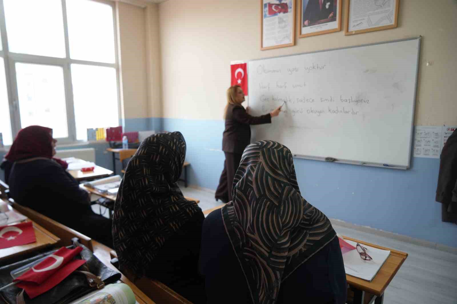 nigdede egitimden uzak kalan kadinlar siralara geri dondu 2 fr2VOAwr