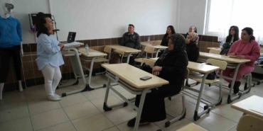 nigdede-hasta-ve-yasli-bakimi-kursu-istihdama-kapi-aciyor-q8u5xzFI.jpg