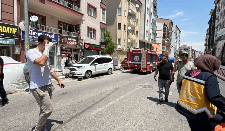 nigdede-nisanli-ciftin-ayrilik-kavgasi-kanli-bitti-1-kisi-yaralandi-tK9mi45t.jpg