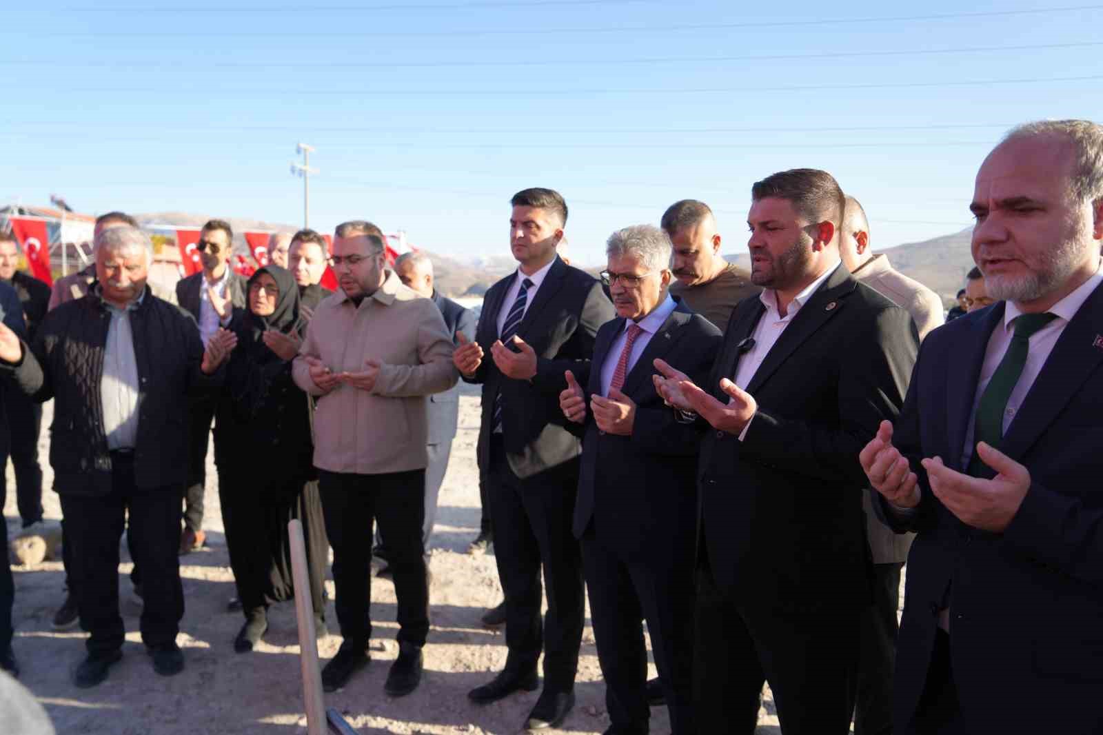 nigdede topraksiz tarim yontemiyle cilek uretimi kadin emegiyle buyuyor 5