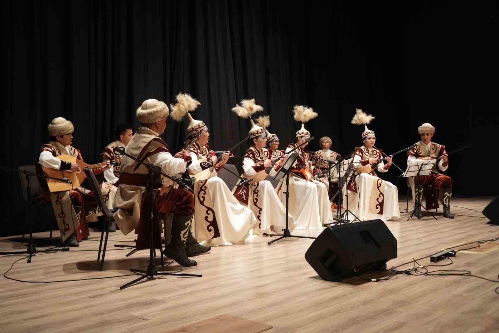 Niğde’deki Nevruz etkinliklerinde Türk dünyası ezgileri sahnelendi 5 nigdedeki nevruz etkinliklerinde turk dunyasi ezgileri sahnelendi 1 3j7kiLdk