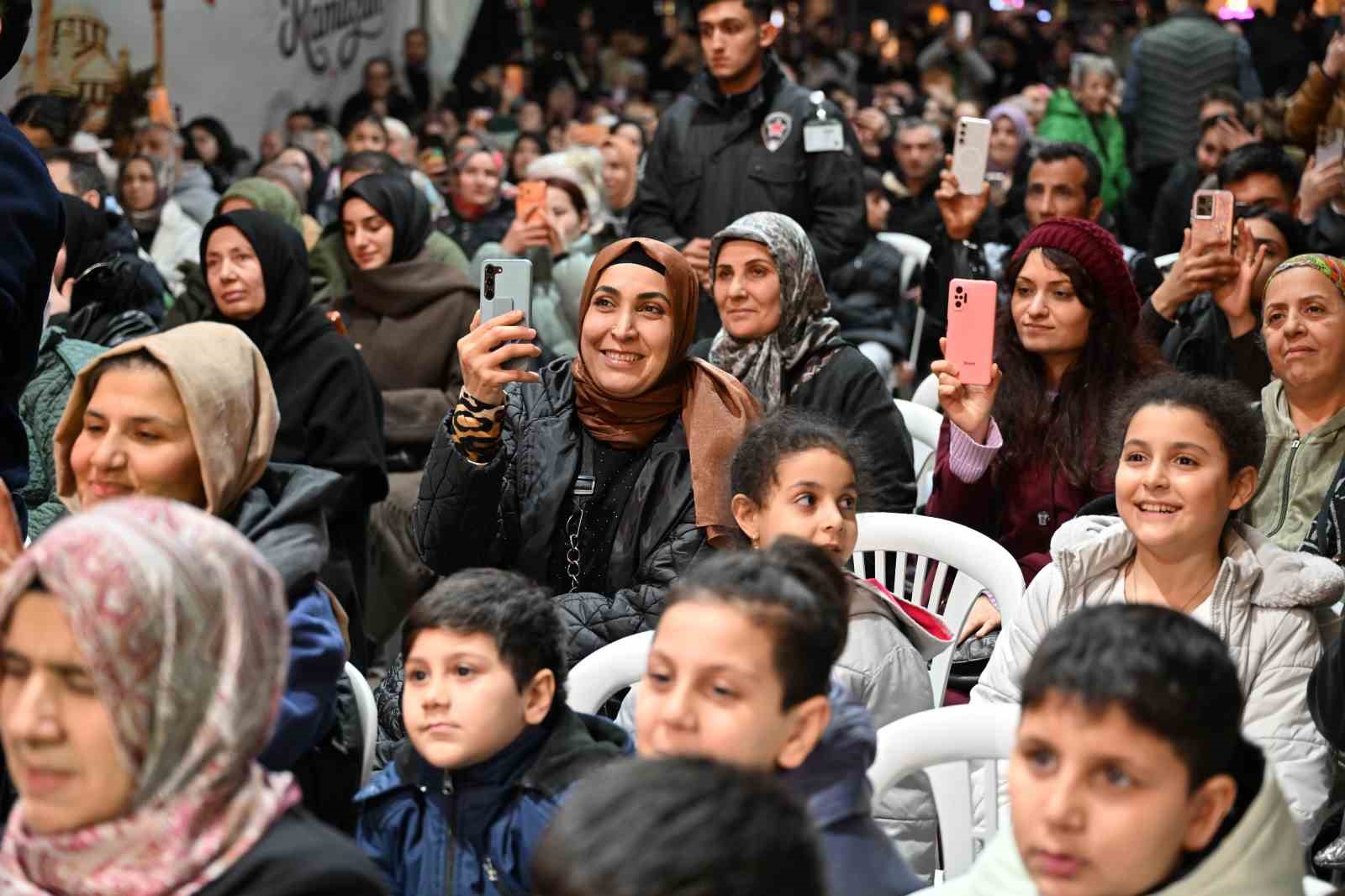 nihat hatipoglu ramazan sohbetiyle gaziosmanpasada gonulleri bulusturdu 3 EBmzhn8p
