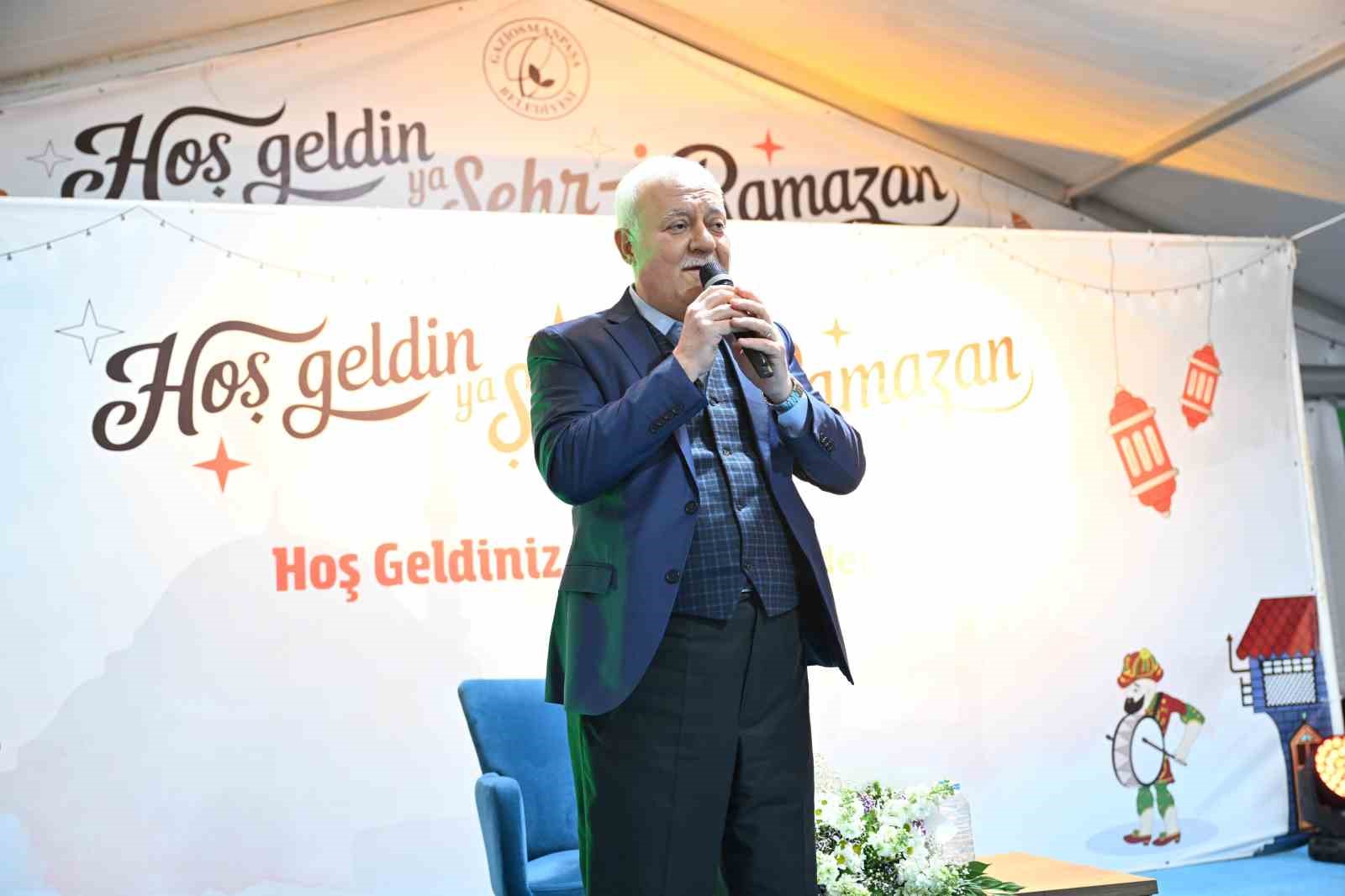 nihat hatipoglu ramazan sohbetiyle gaziosmanpasada gonulleri bulusturdu 4 86QSJns5