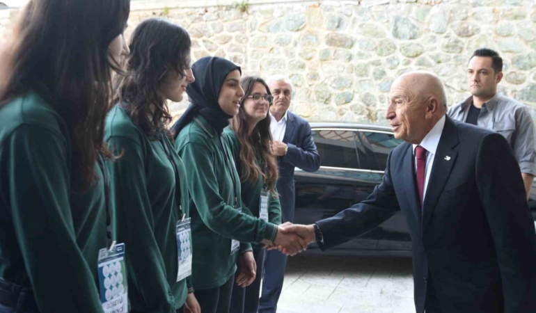nihat-ozdemir-trabzonda-ogrencilerle-bulustu-VlPXFh9M.jpg