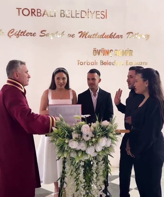 nikah memuruna saka yapmak istediler asil sakayi memur yapti 0 8HIVV14e