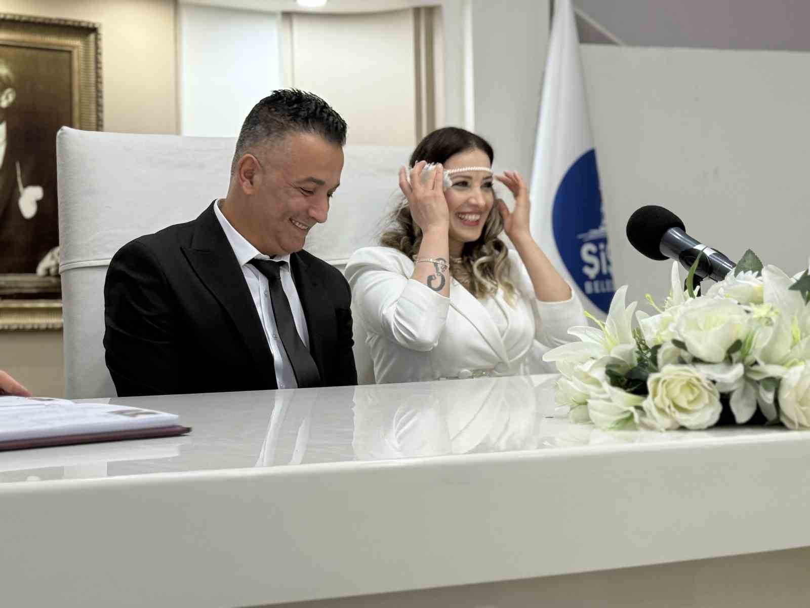 nikah salonlarinda 14 subat yogunlugu 14 cift sevgililer gununde evlendi 0 8MMHJGfe