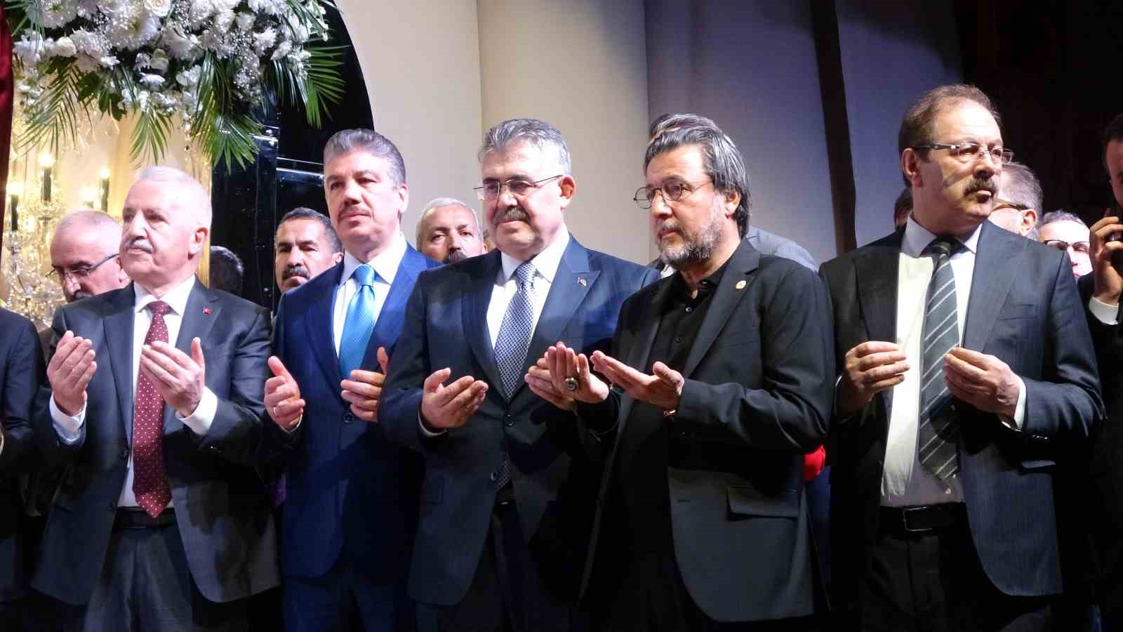 Nikah töreni siyaset camiasını bir araya getirdi 8 nikah toreni siyaset camiasini bir araya getirdi 4 3IngMtBj