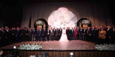 nikah-toreni-siyaset-camiasini-bir-araya-getirdi-dJuusueR.jpg