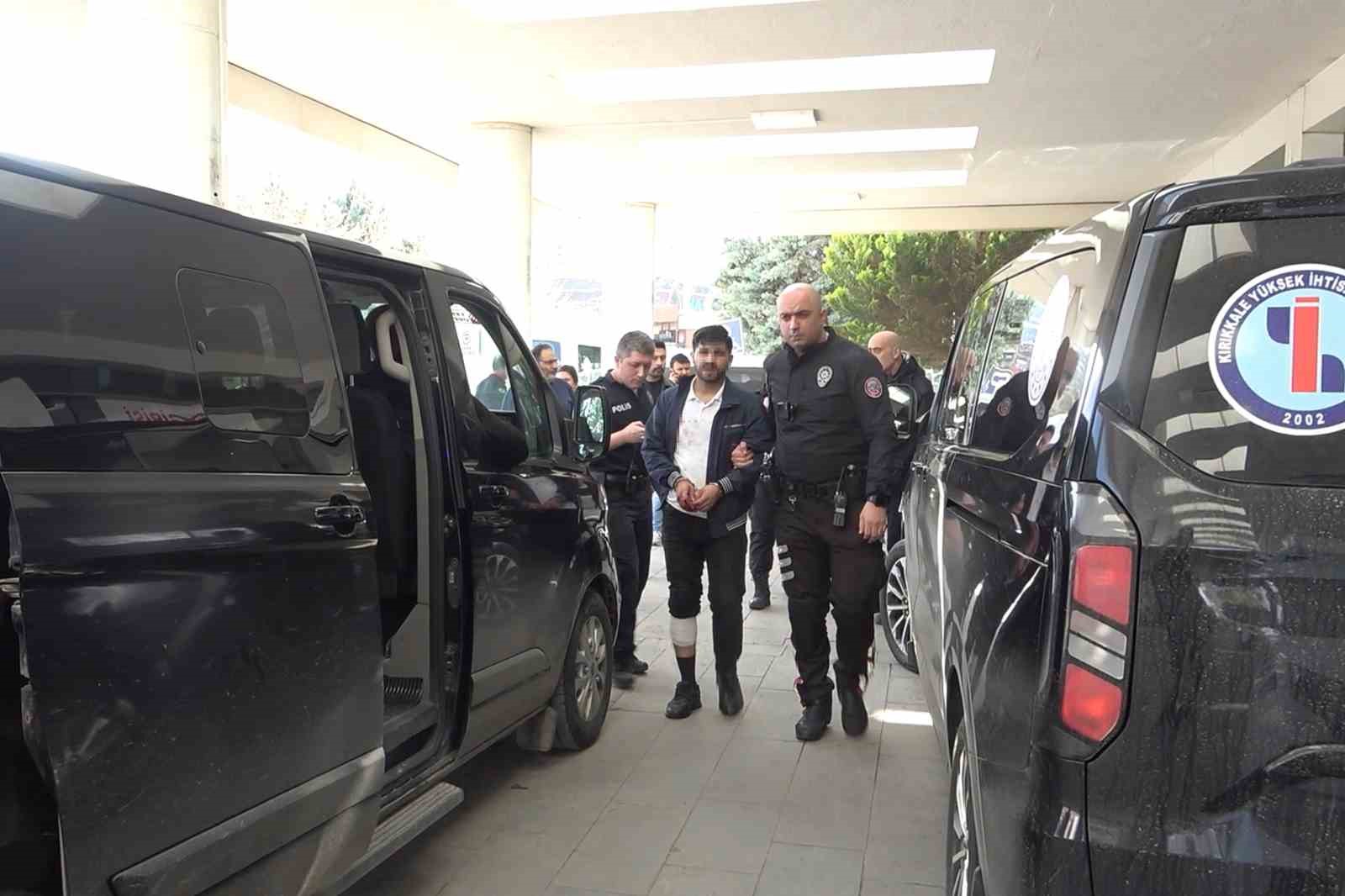 nikahsiz birliktelikten dogan bebekle fotograf paylasan cift hastanede bicaklandi 1