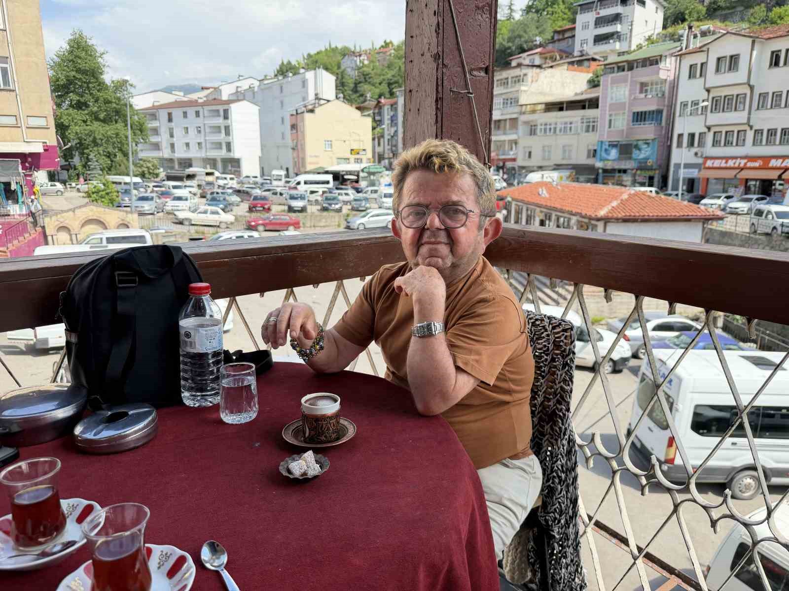 niksarda yasayan 1 metrelik adam ilcenin nese kaynagi oldu 3 biFEFbT9