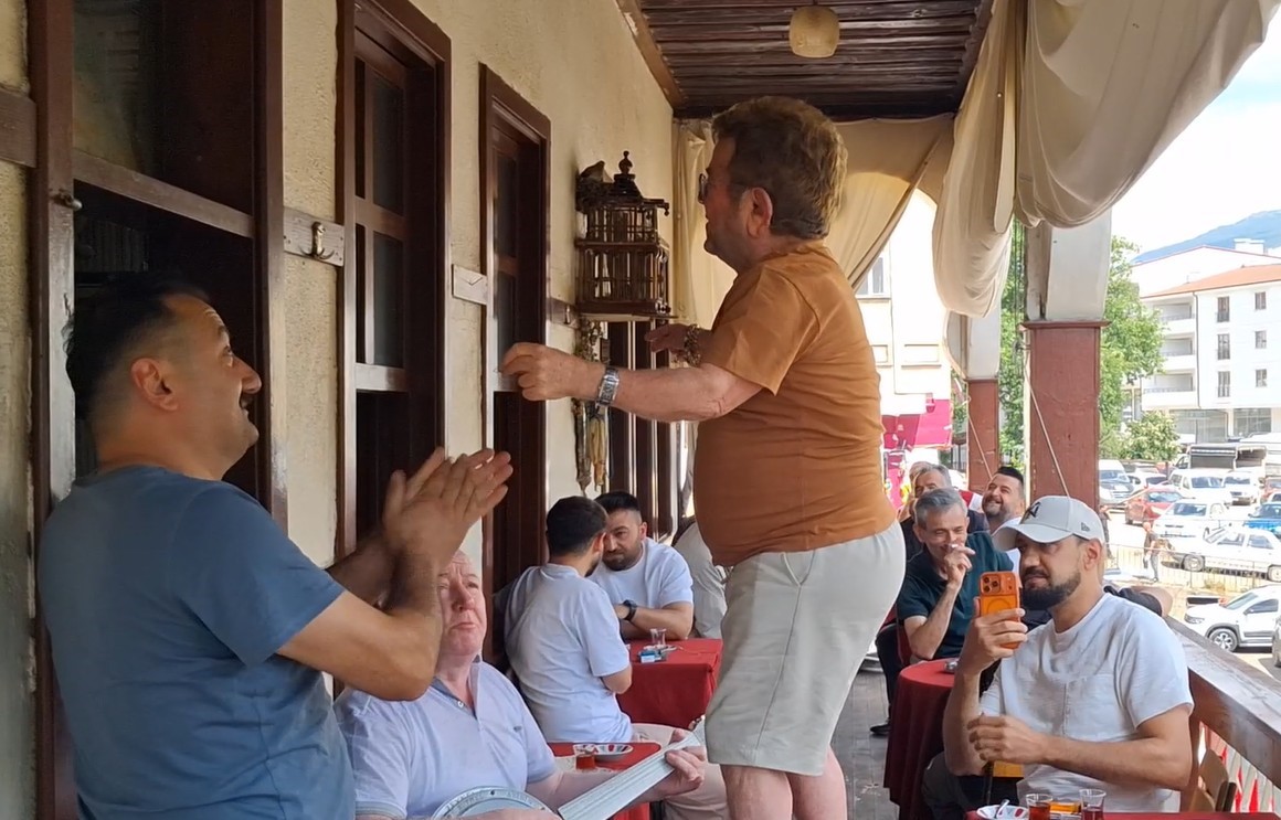 niksarda yasayan 1 metrelik adam ilcenin nese kaynagi oldu 5 q1zSwGYU
