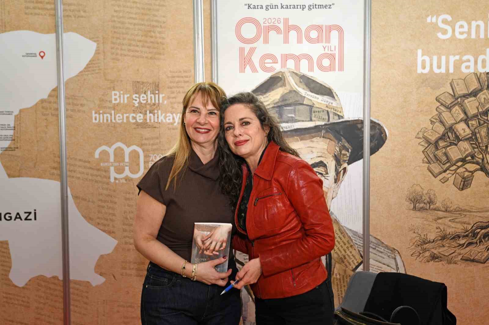 nilufer acikalin osmangazide okurlariyla bulustu 0 PgZh4mSk