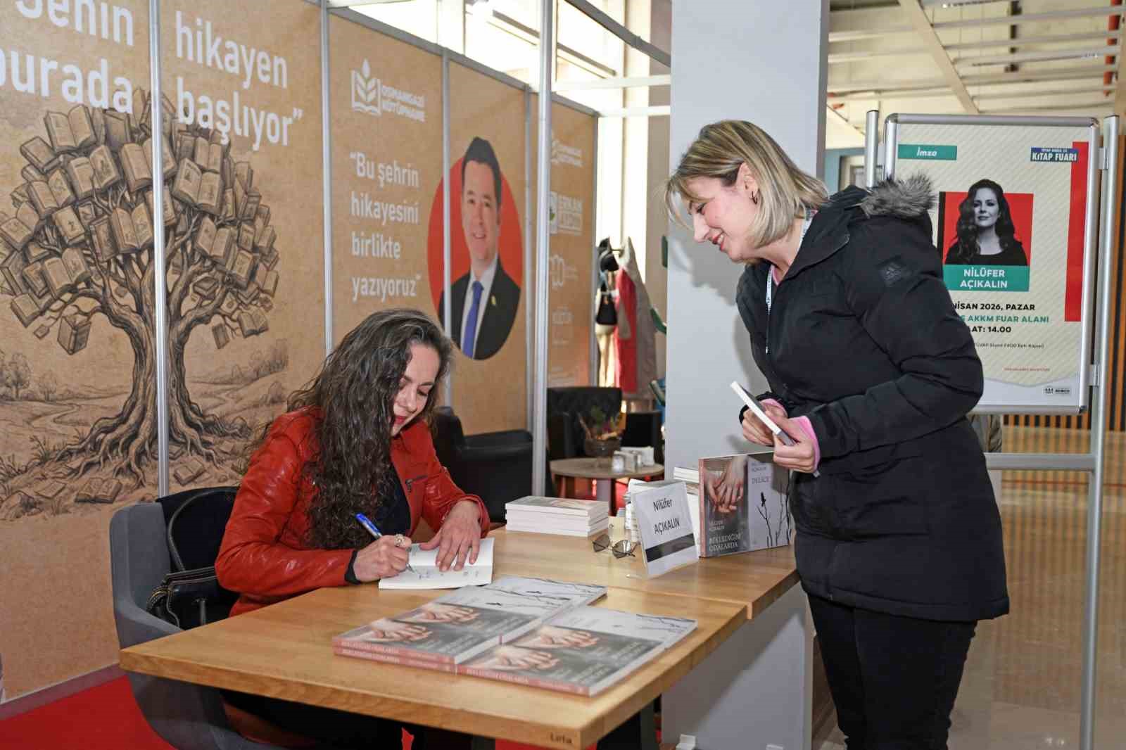 nilufer acikalin osmangazide okurlariyla bulustu 1 L6UXNLM9