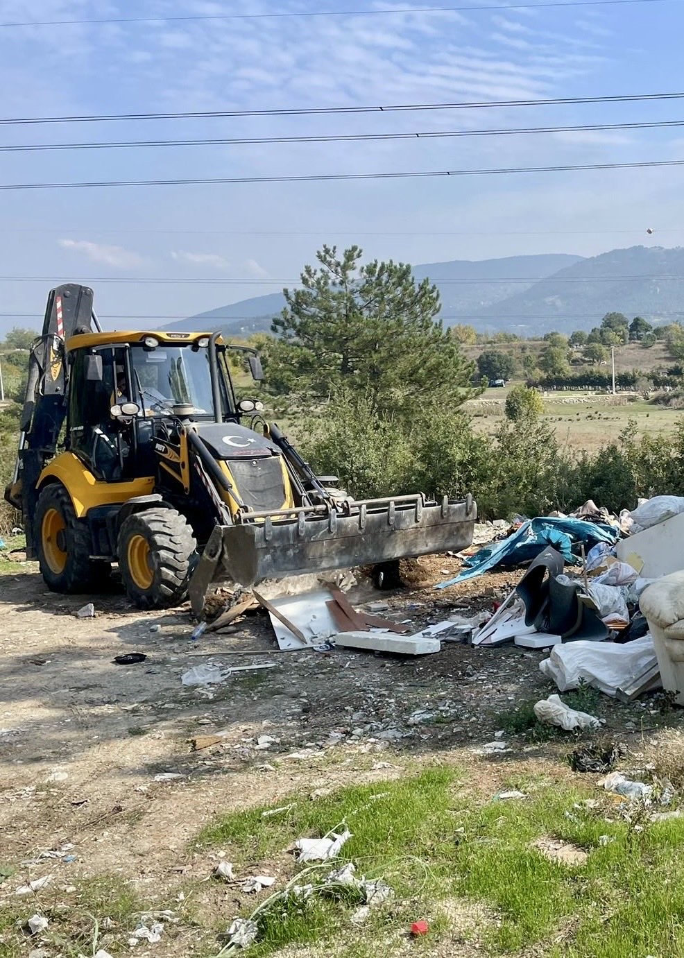 nilufer belediyesi insanlarin dogaya attigi molozlari kamyon kamyon temizledi 3 crhPid5V