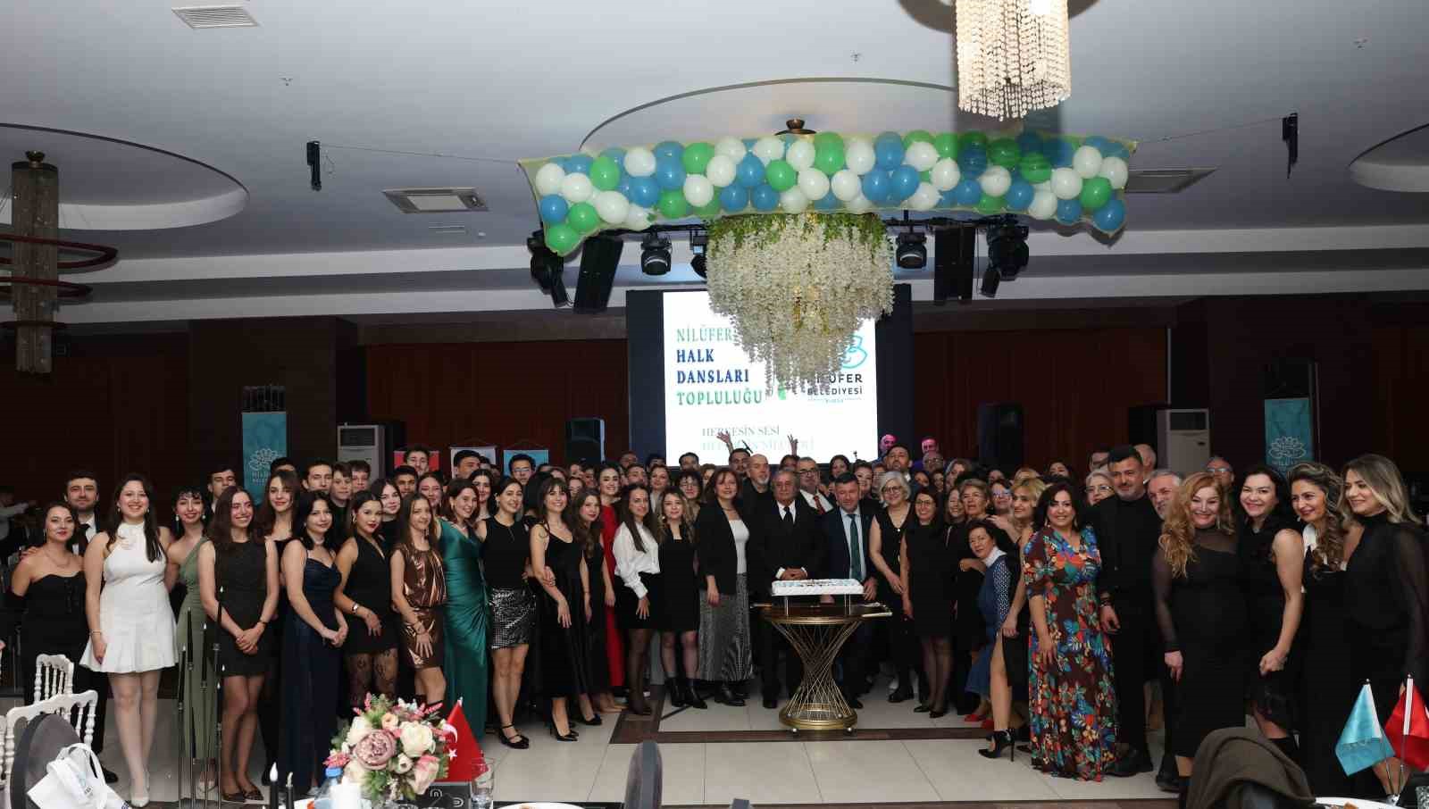 nilufer halk danslari toplulugundan 25inci yila ozel kutlama 0 YjNmFkPi