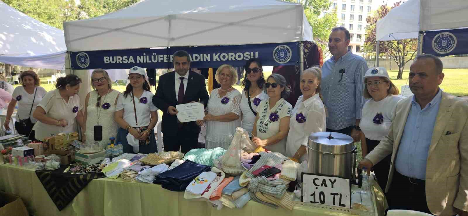 nilufer kadin korosu geleneksel hayir satisina renk katti 2
