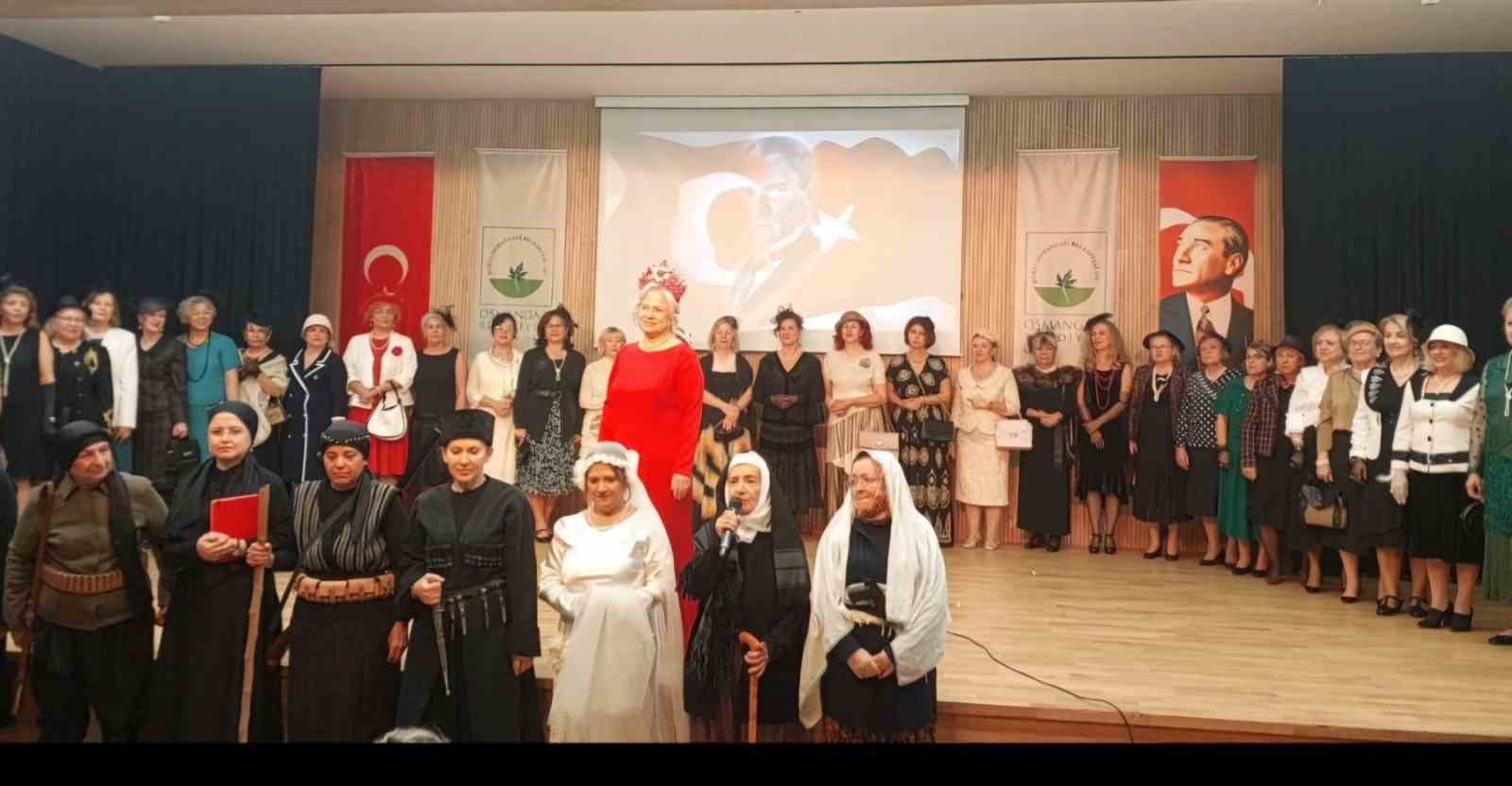 nilufer kadin korosundan cumhuriyet defilesi 1 GYLqLO2e