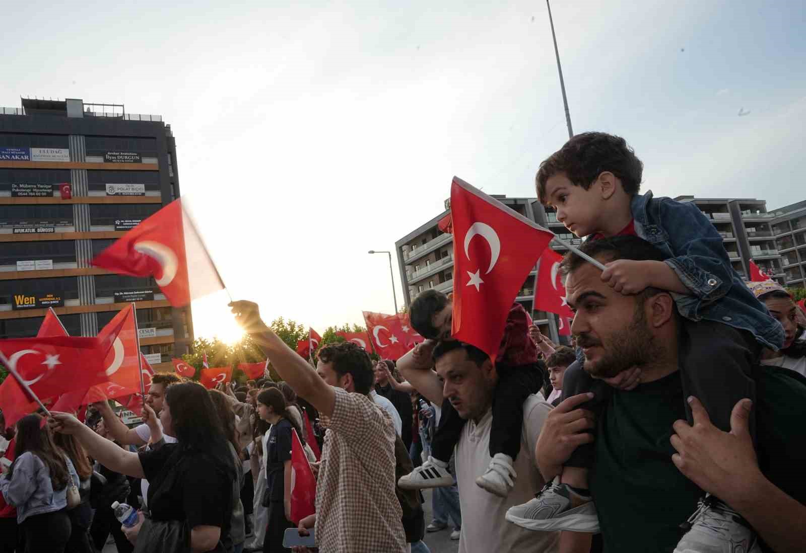 niluferde 19 mayis coskusu 0 OQUhje53