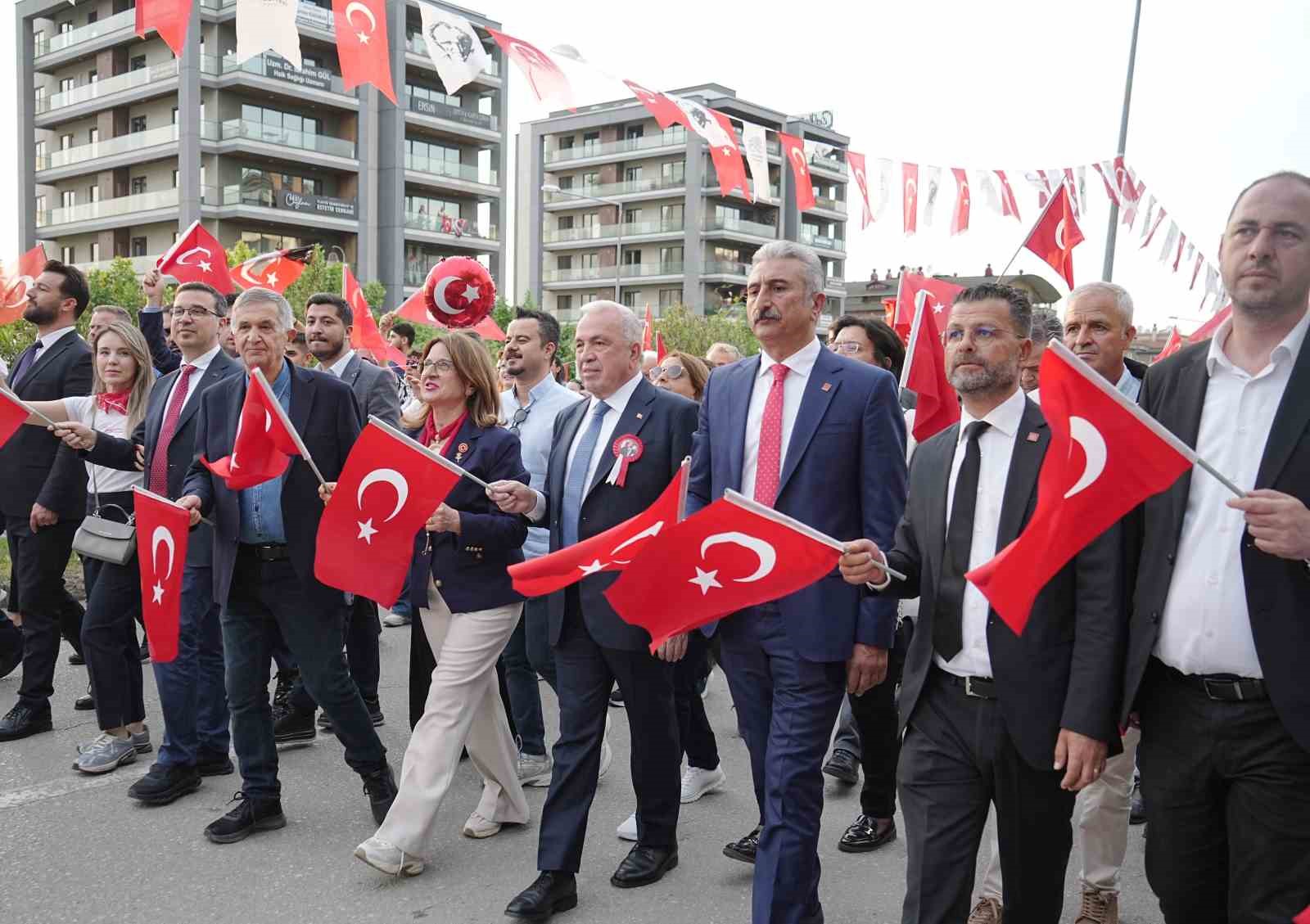 niluferde 19 mayis coskusu 3 2WyOKRHe