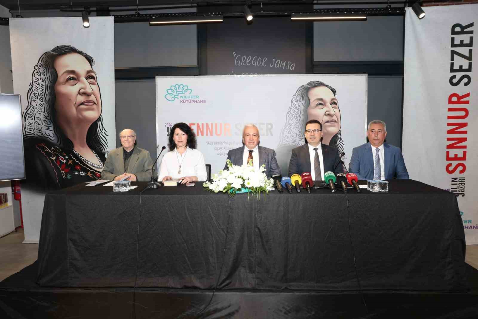 niluferde 2026 yilinin yazari emegin ve sokagin sairi sennur sezer 1 kTnrlBd4