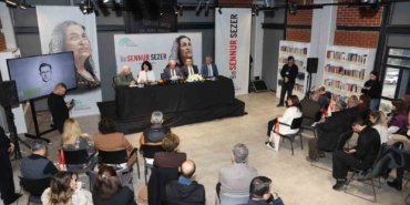 niluferde-2026-yilinin-yazari-emegin-ve-sokagin-sairi-sennur-sezer-JVvgrBvR.jpg