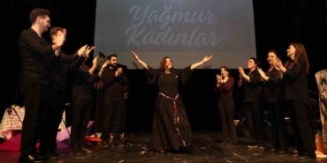 niluferde-8-marta-ozel-yagmur-kadinlar-muzikali-p1XluuTs.jpg