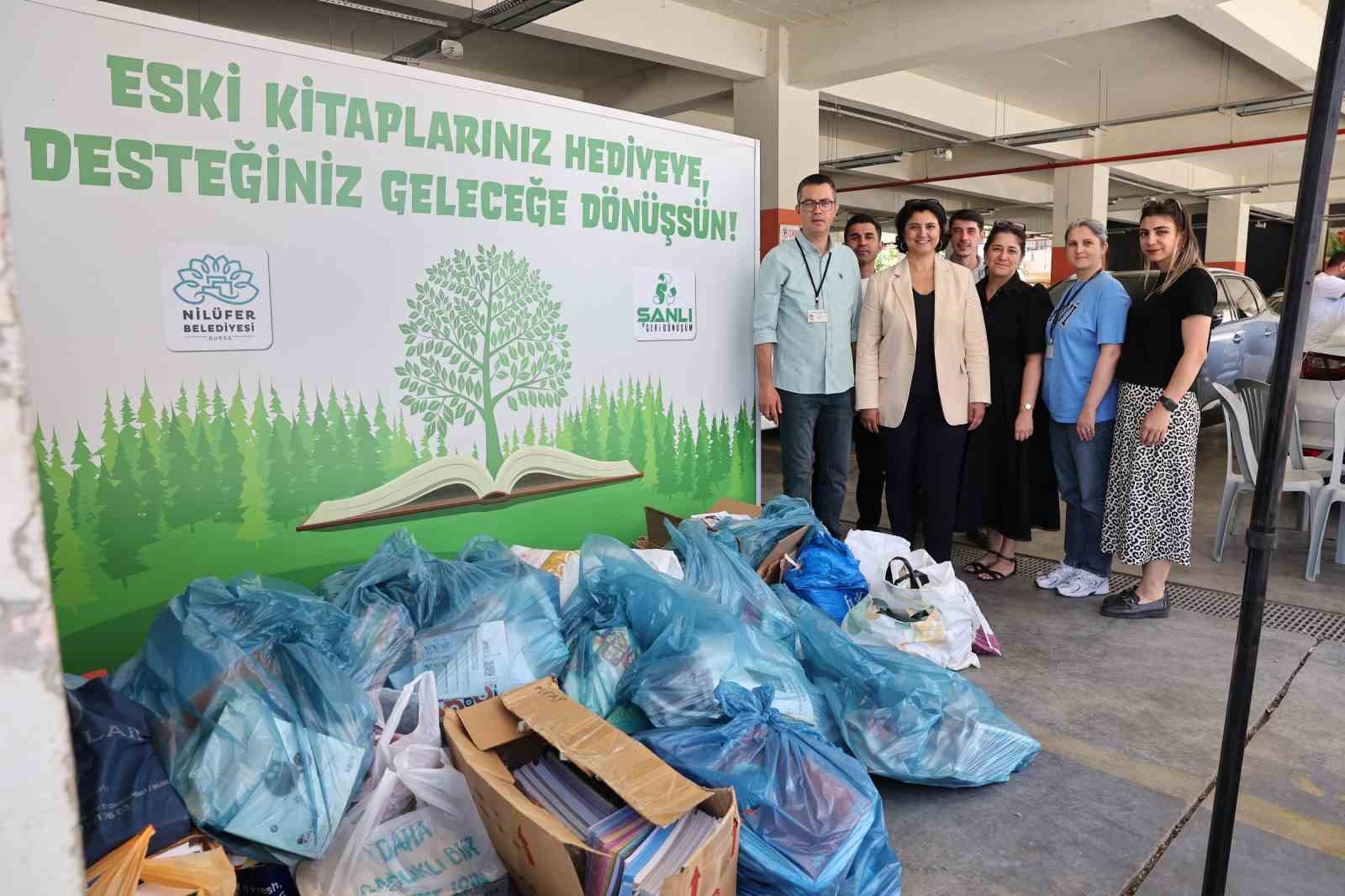 niluferde atik kagitlari getiren hediye kazaniyor 3 vdU2ME9u