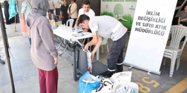 niluferde-atik-kagitlari-getiren-hediye-kazaniyor-6yN7QaOj.jpg