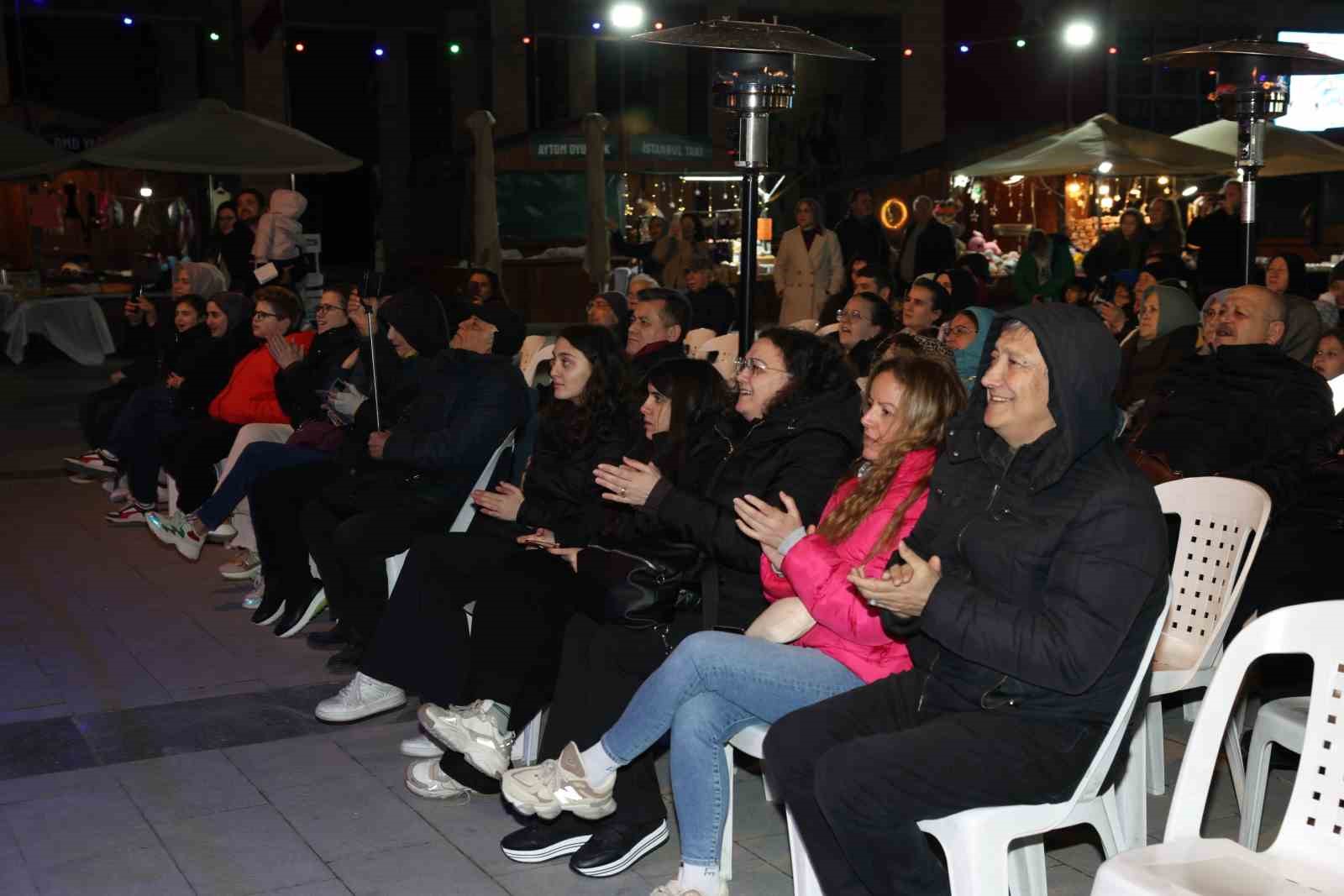 niluferde canakkale zaferi anisina konser 4 sksLPi6D
