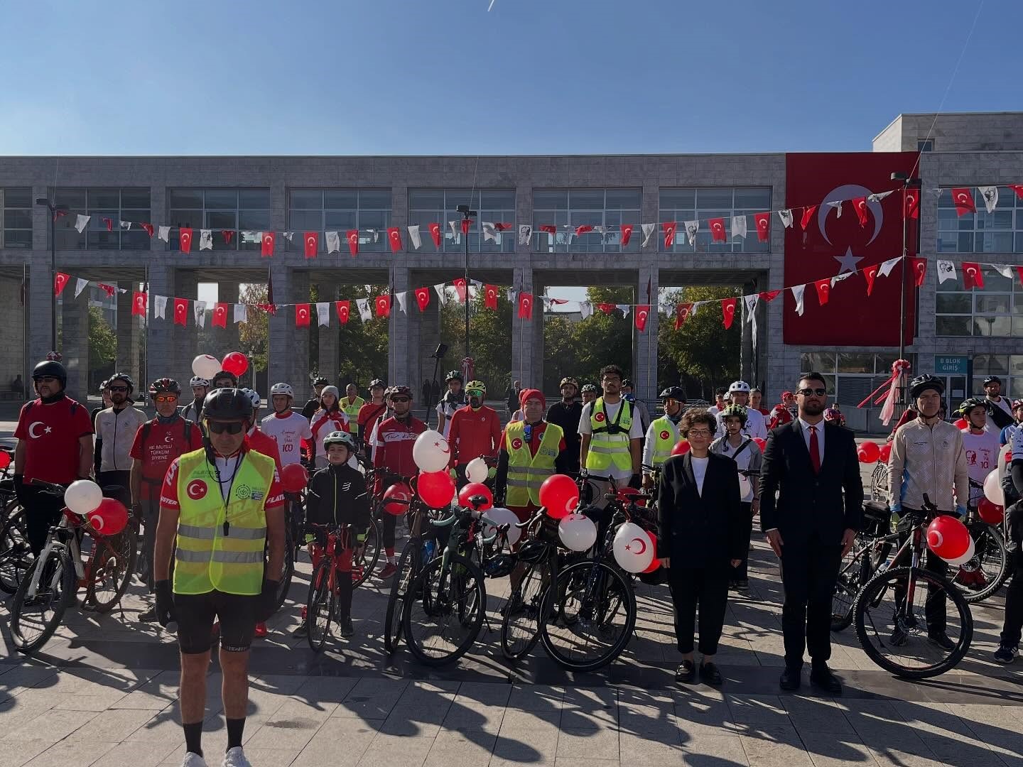 niluferde cumhuriyet coskusu pedallarla sokaklara tasindi 3 sWdM81mC