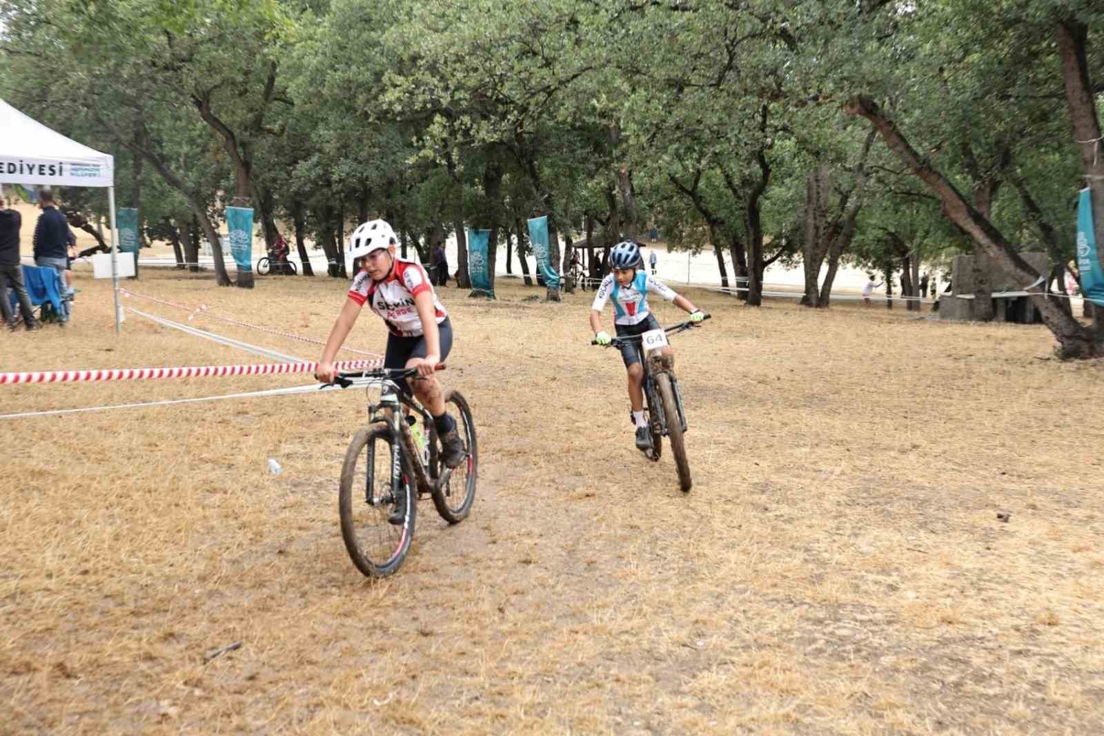 niluferde dag bisikleti heyecani 0 wmjsUPcz