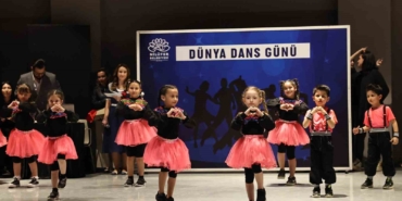 niluferde-dans-soleni-9lWGrqge.jpg