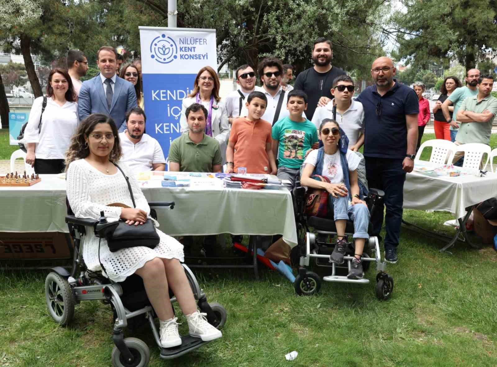 niluferde engeller sevgi ile asiliyor 0 8rpbM7Pn