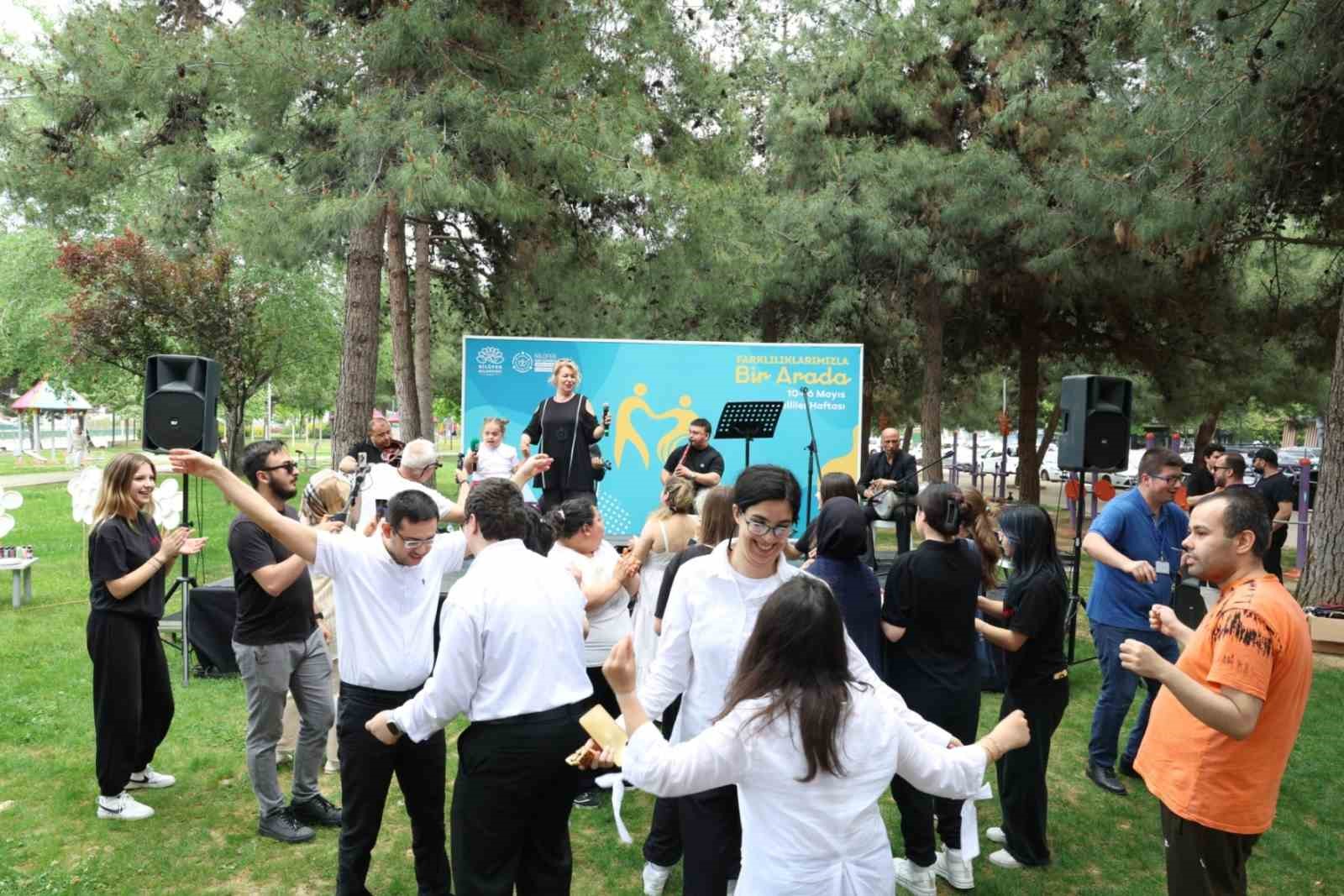 niluferde engeller sevgi ile asiliyor 3 lt75qIHH