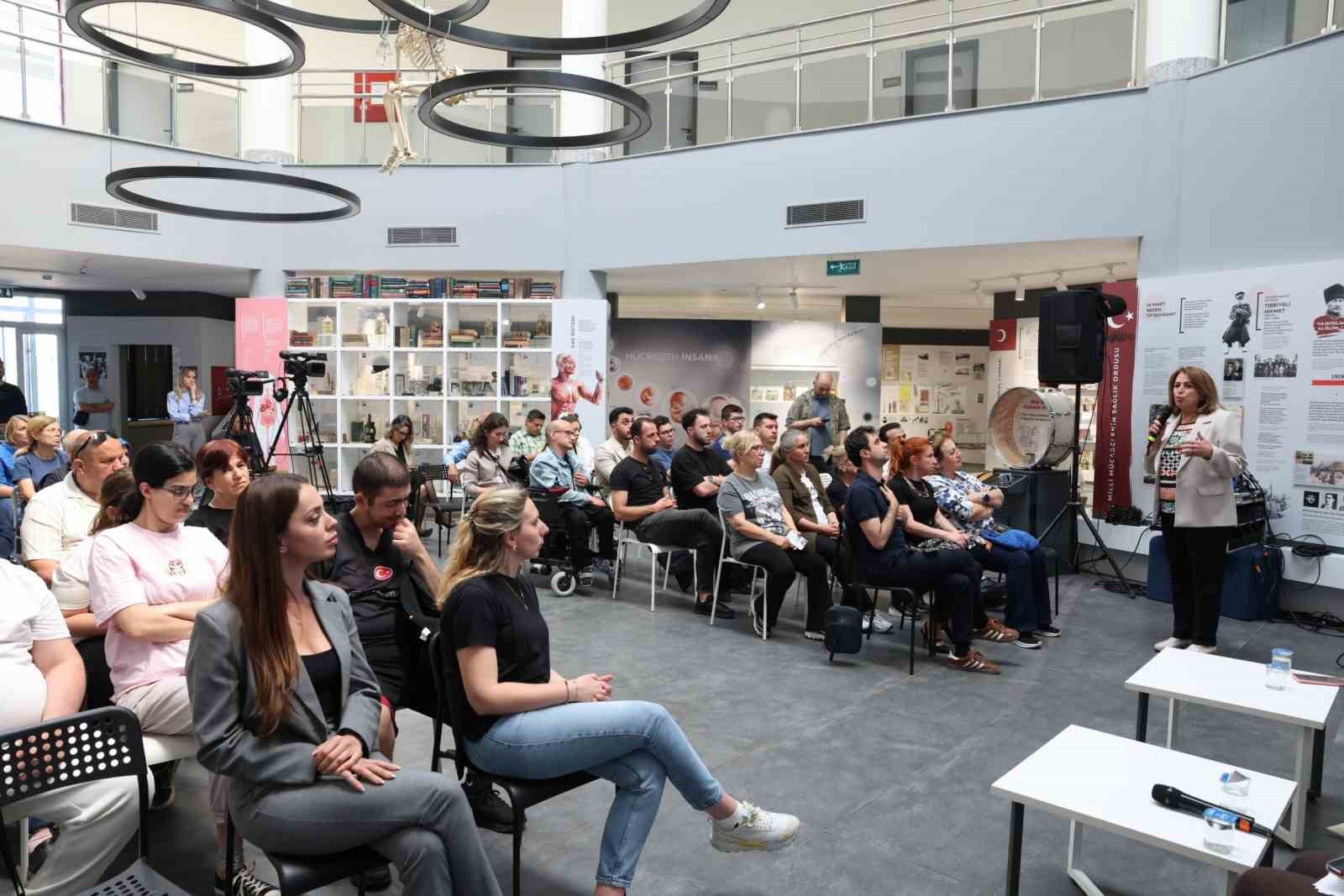 niluferde engelsiz yasam saglik ve spor semineri 1 ap927RN9