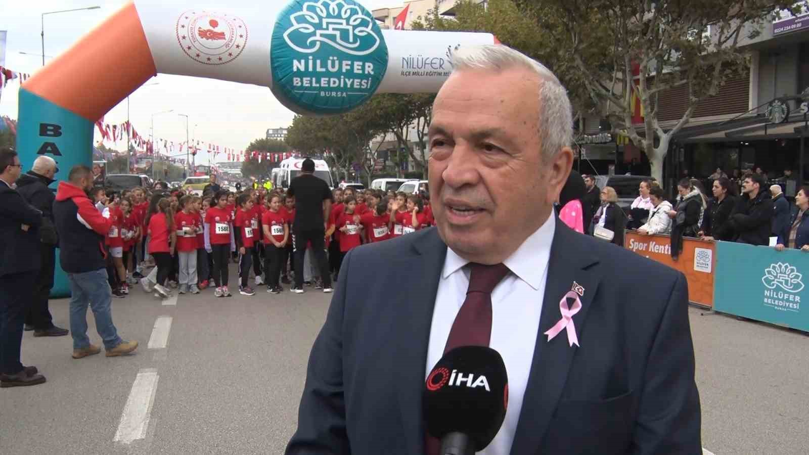 niluferde gencler ve cocuklar cumhuriyet icin kostu 6 Vd3cJHUV