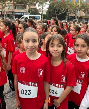 niluferde-gencler-ve-cocuklar-cumhuriyet-icin-kostu-TDm25zqJ.jpg