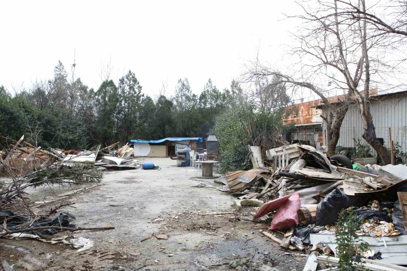 niluferde kacak barakalar yikildi 2 FzDlhkdf