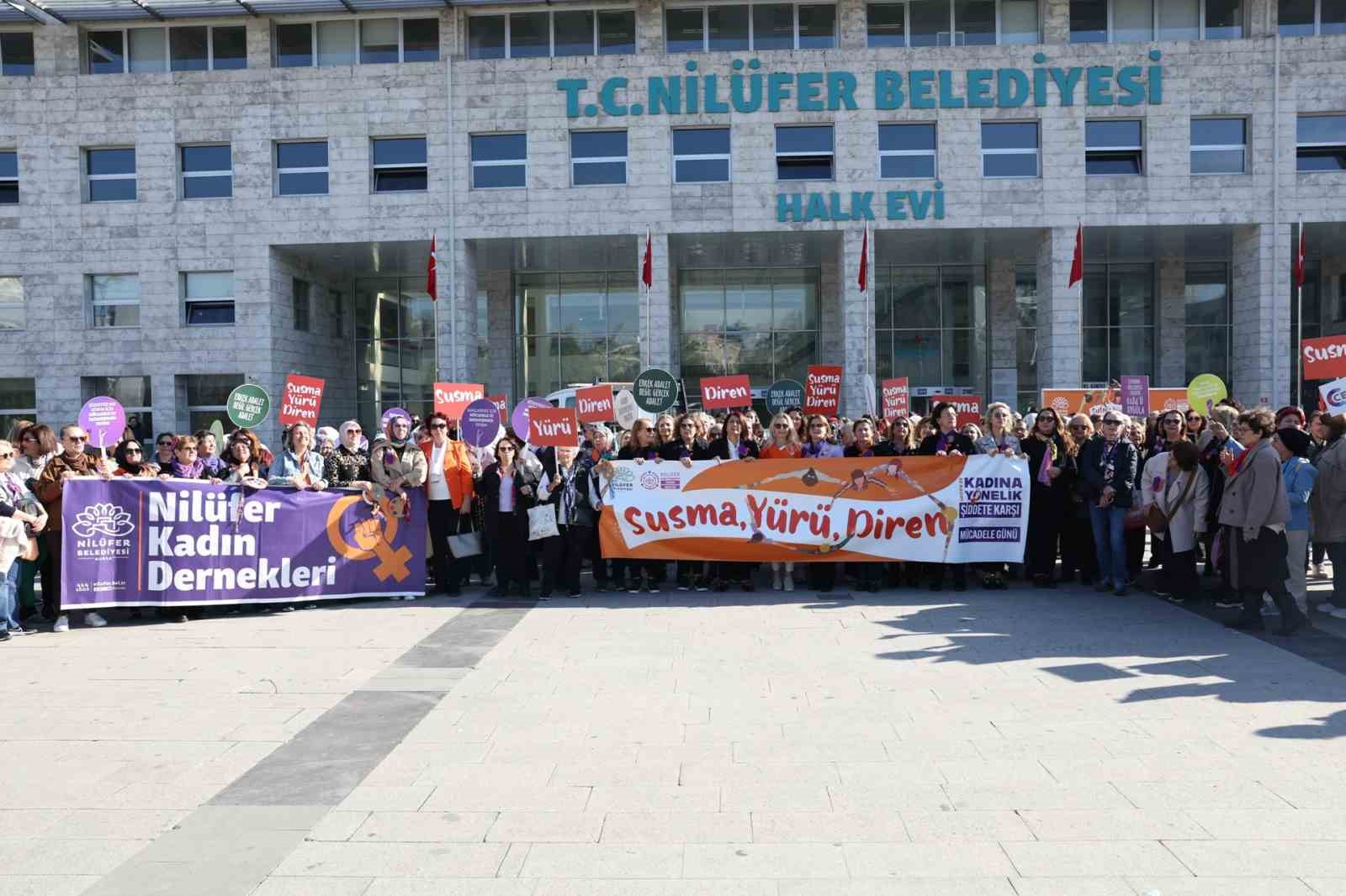 niluferde kadinlardan siddete karsi ortak ses susma yuru diren 1 RIX92SY6