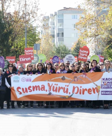 niluferde-kadinlardan-siddete-karsi-ortak-ses-susma-yuru-diren-ue71xk9W.jpg