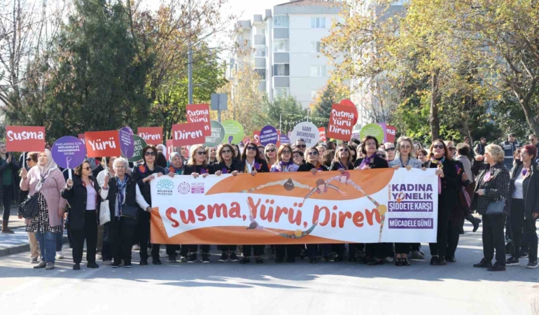 niluferde-kadinlardan-siddete-karsi-ortak-ses-susma-yuru-diren-ue71xk9W.jpg