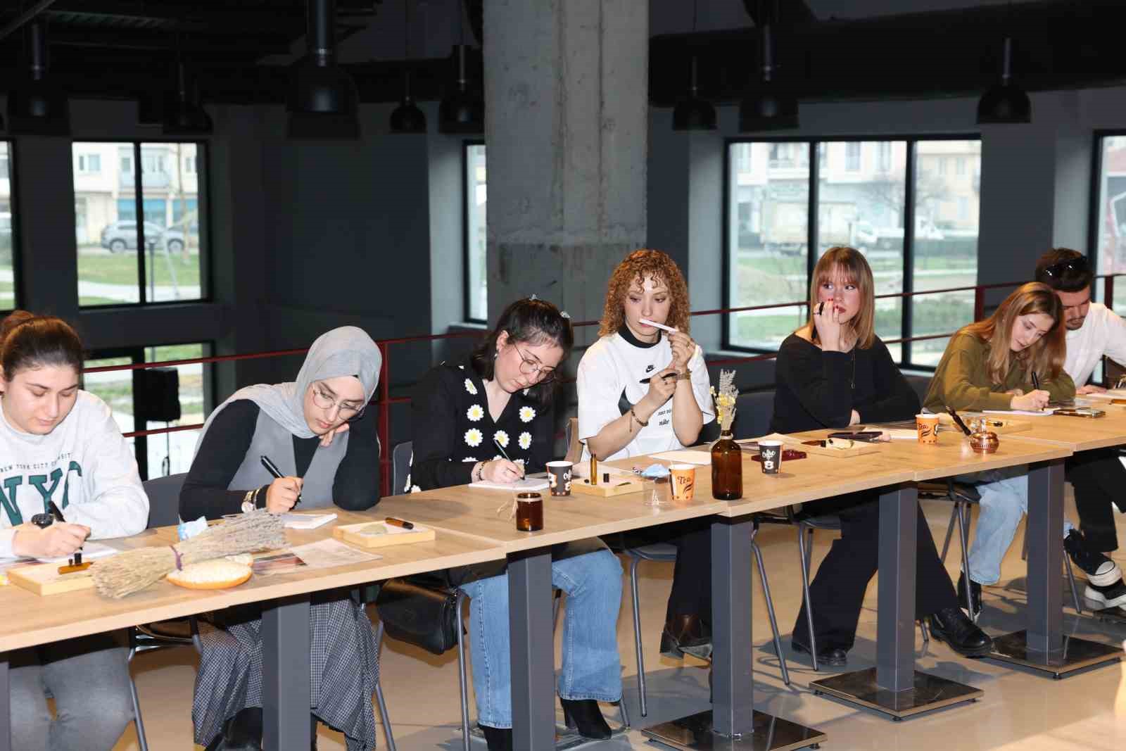 niluferde kokularin dunyasina yolculuk 3 V7tUIs3Z
