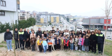 niluferde-minikler-doga-icin-fidan-dikti-cwLD9zV2.jpg